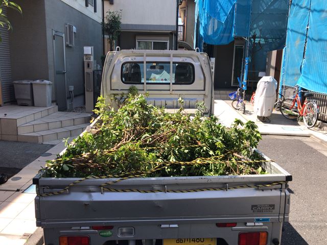 東京都中野区白鷺の樹木伐採・砂利敷き工事後の様子です。
